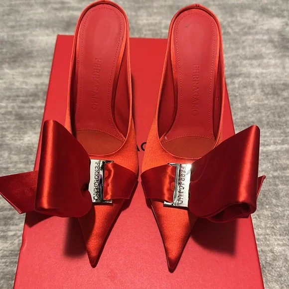 BRAND NEW never worn Ferragamo satin mules, size 6 1/2! - Picture 2 of 11